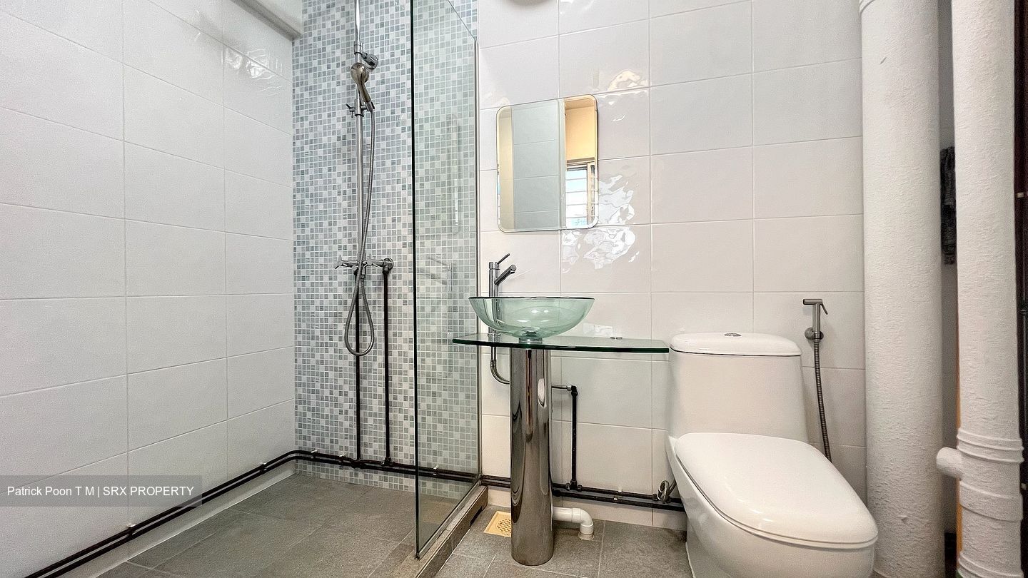 Blk 216 Jurong East Street 21 (Jurong East), HDB Executive #550801101